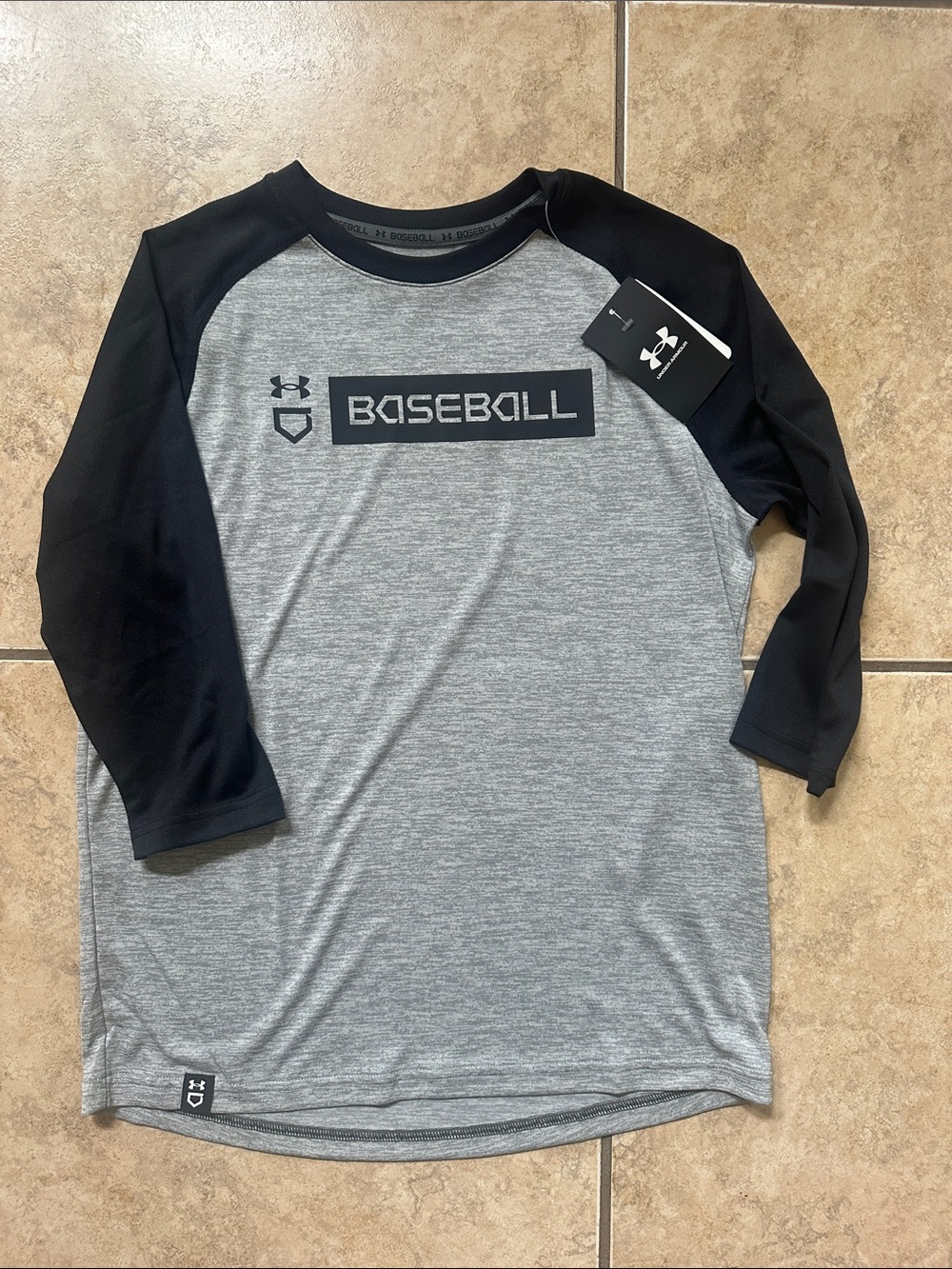 Under Armour Gray & Black Baseball Raglan Tee - Boys